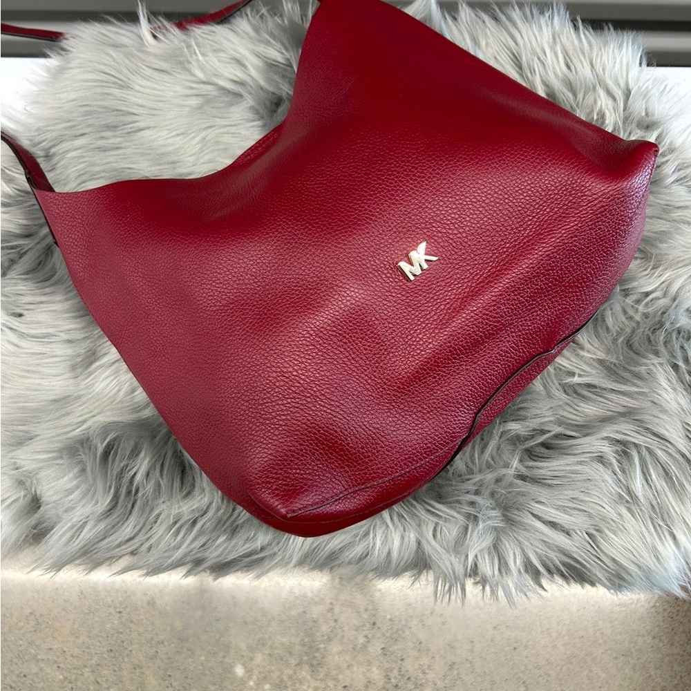 Michael Kors Junie Medium Hobo- Deep Red - Picture 2 of 9
